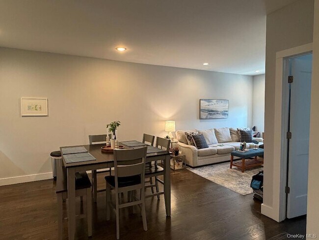 Photo - 8789 W Main St