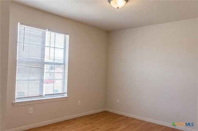 Photo - 413 Brittney Way