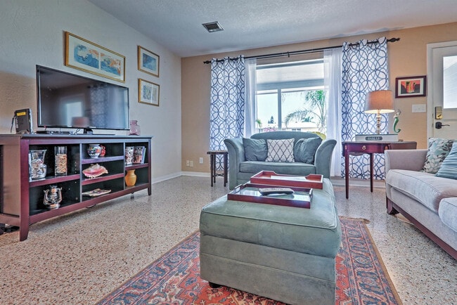 Photo - 157 Longwood Dr Unit SI ID1545681P