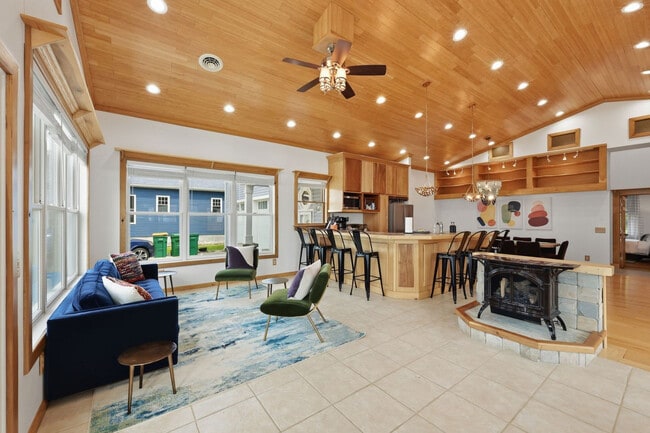 Photo - 4262 Lake Rd E Unit SI ID1593881P