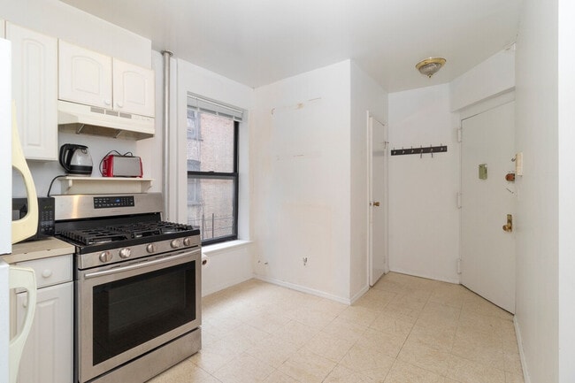 Photo - 1676 3rd Ave Unit SI ID1032049P