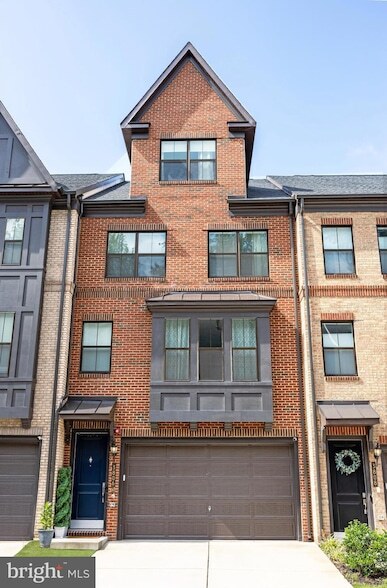 Photo - 3806 Rainier Dr