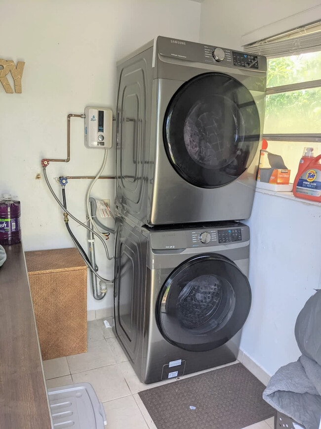 Photo - 2225 NE 14th Ave Unit ID1056359P