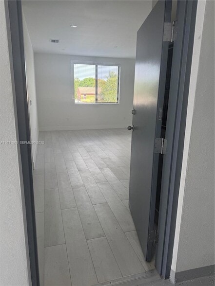 Photo - 1091 E 17th St Unit 402