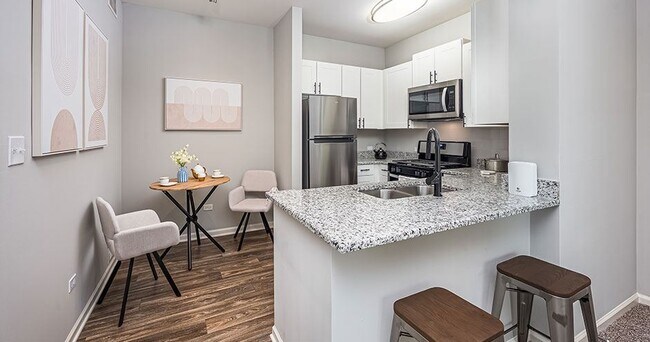 Photo - Woodlake Apartments