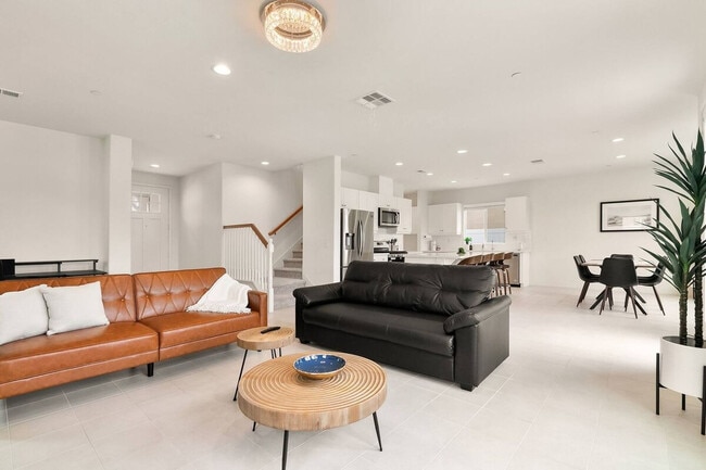 Building Photo - 7284 Wembley St Unit SI FL1-ID1559831P