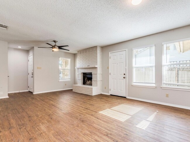 Photo - 1110 Hyridge St