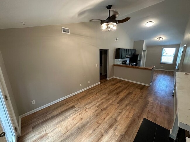 Photo - 4630 Woodside Dr