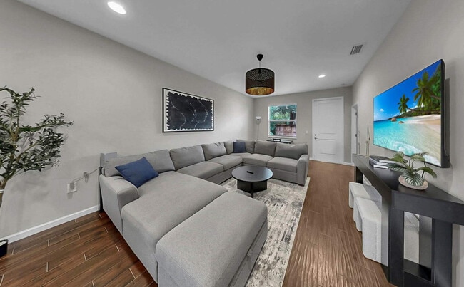 Photo - 3114 E 21st Ave Unit ID1328494P