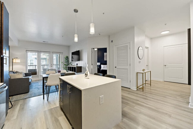 Photo - 205 S Kings Dr Unit SI ID1388247P