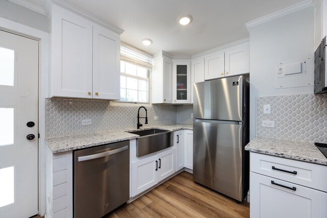 Photo - Plaza Midwood Apartments