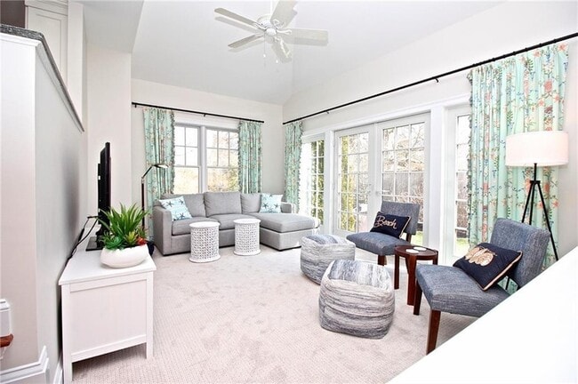 Photo - 190 Coggeshall Ave