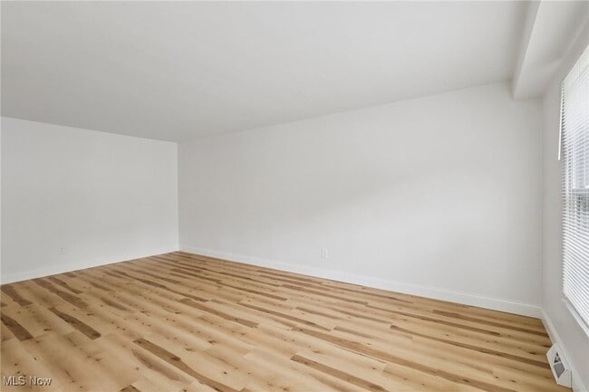 Photo - 3279 Warrensville Center Rd Unit 15D