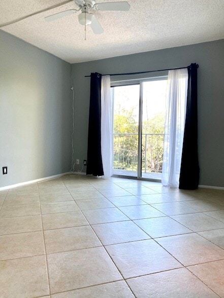 Photo - 1407 NE 56th St Unit 207