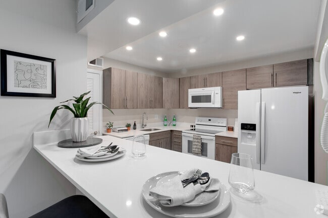 Castlebrook Apartments - Castlebrook Apartments