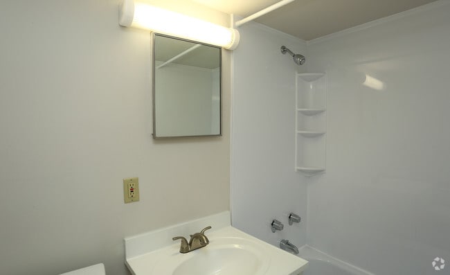 STUDIO-480SF - Towers on Hudson