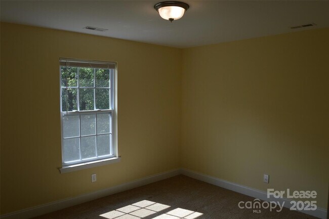 Photo - 132 Springfield Rd