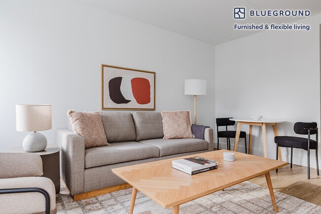 Photo - 160 W 24 St Unit FL16-ID1636