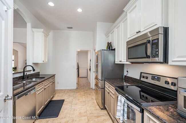 Photo - 499 Bayard Ave NE