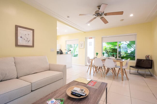 Building Photo - 334 Oregon St Unit ID1312648P