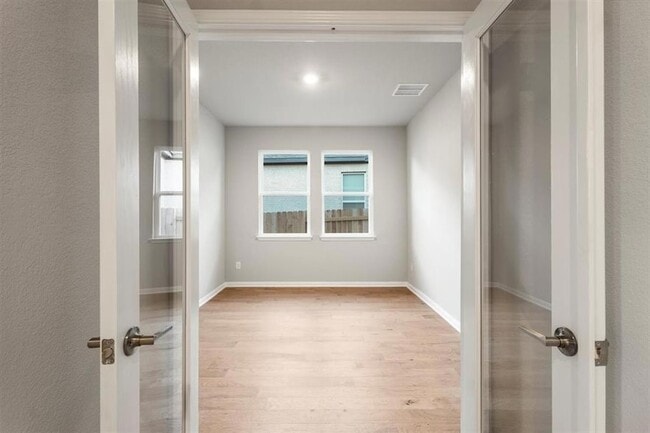 Photo - 204 Grn Knl Ln