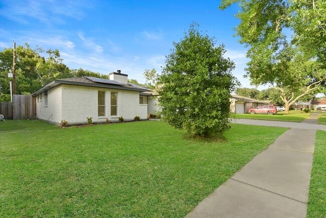 Photo - 2322 Aprilmont Dr