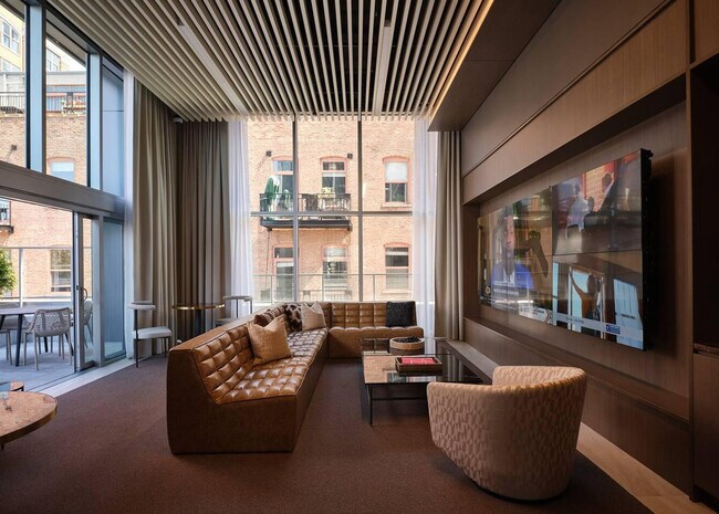 Photo - 360 W Illinois St Unit ID407366P