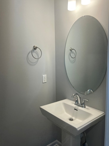 Photo - 153 Stonehenge Cir