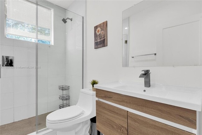 Photo - 924 Marseille Dr Unit 3