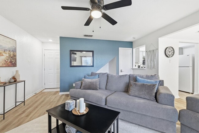 Photo - 2162 E Arkansas Ln Unit ID1346354P