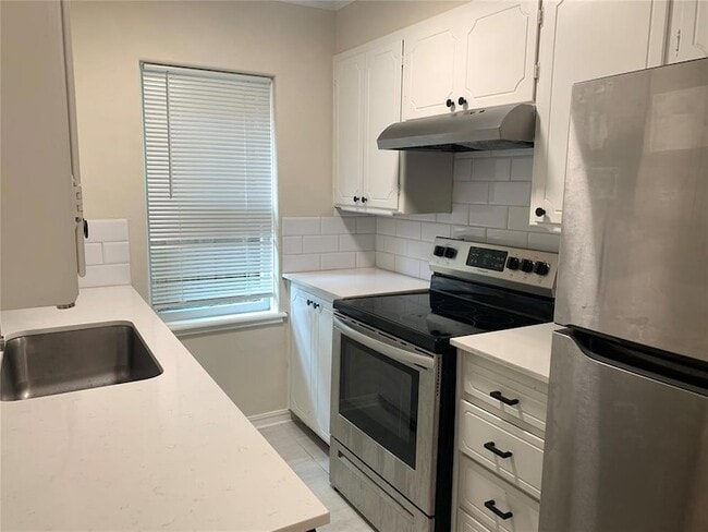 Photo - 2419 N Harvey Ave Unit 4