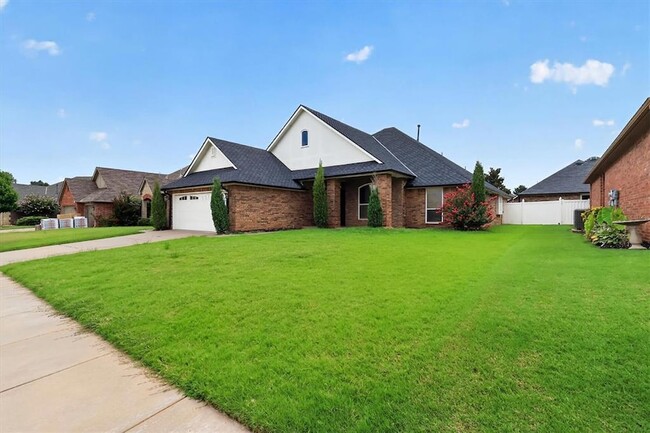 Photo - 16616 Moorgate Ln