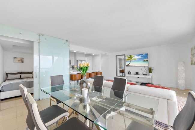 Photo - 1200 Brickell Bay Dr Unit FL47-ID1323132P