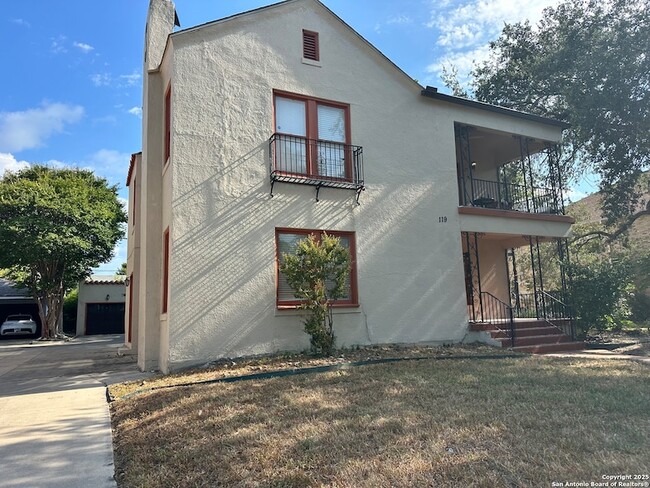 Photo - 119 E Ridgewood Ct