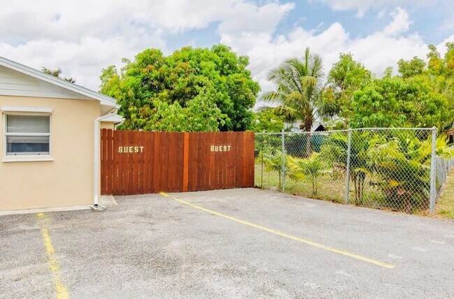 Photo - 279 Hach Ln