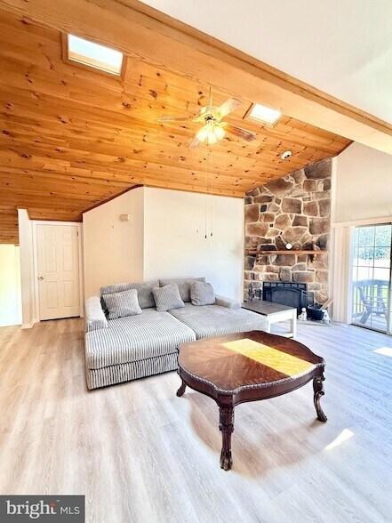 Photo - 307 Kimberwick Ct