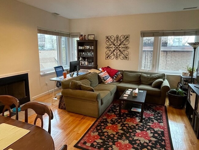 Building Photo - 110 Strathmore Rd Unit 401