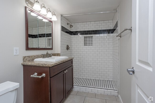 2BR, 2BA - 820SF - Riata Court Apartments