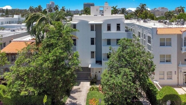 Building Photo - 1532 Drexel Ave Unit 202