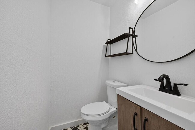 Photo - 2124 Burton Dr Unit 133