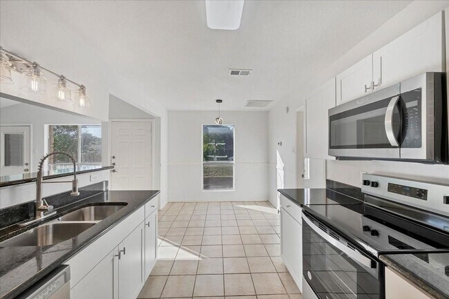 Building Photo - 421 Fantail Loop Unit B