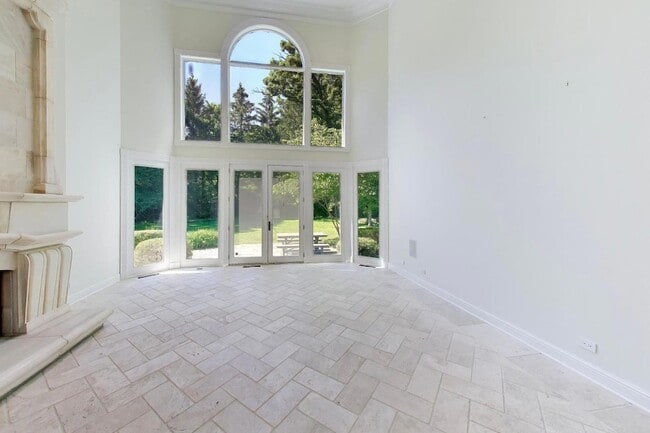 Photo - 148 N Ahwahnee Rd