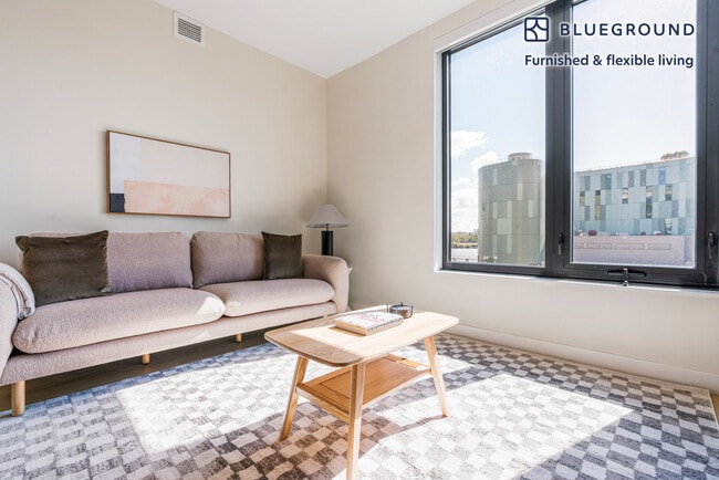 Building Photo - 1300 Yards Pl SE Unit FL3-ID1198