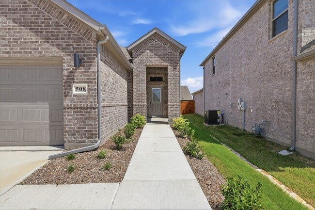 Photo - 508 Green Grass Dr