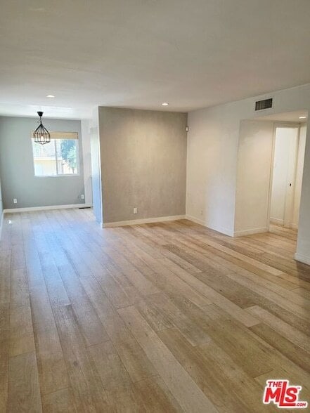 Photo - 11754 Darlington Ave