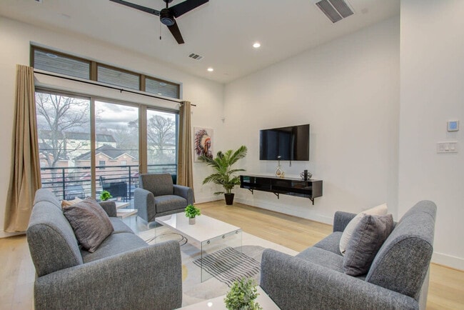 Photo - 2315 Sherwin St Unit ID1019549P