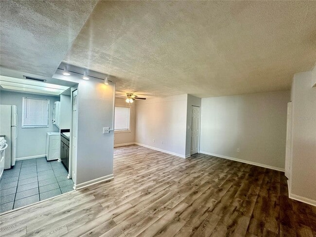 Photo - 606 Pavare Ct