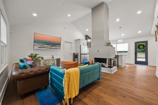 Building Photo - 1212 Richard Rd Unit SI ID1609606P