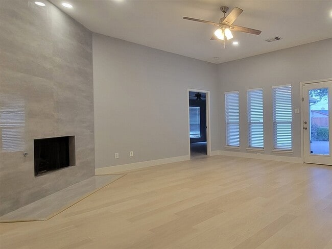 Photo - 424 Ambrose Dr