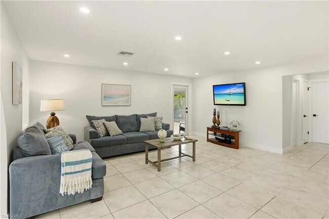 Photo - 339 Landmark St